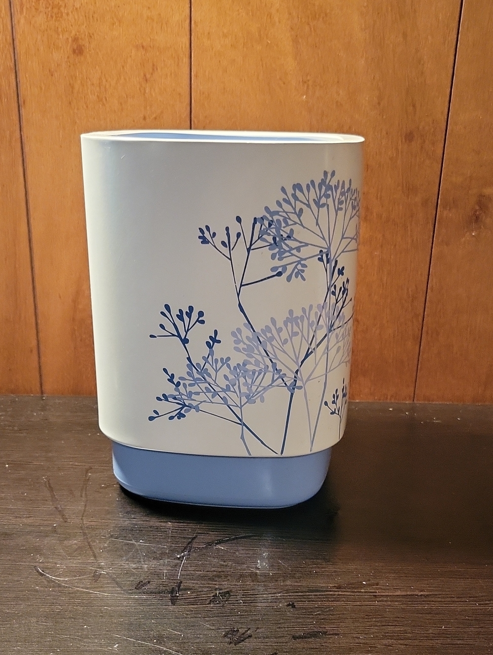 Bed Bath & Beyond White and Light Blue Botanical Accent Trashcan